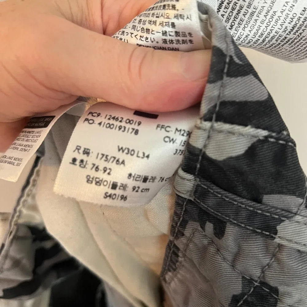 Levis Men Grey Camo Cargo Pants Straight Leg Cotton 30X34 Utility Streetwear